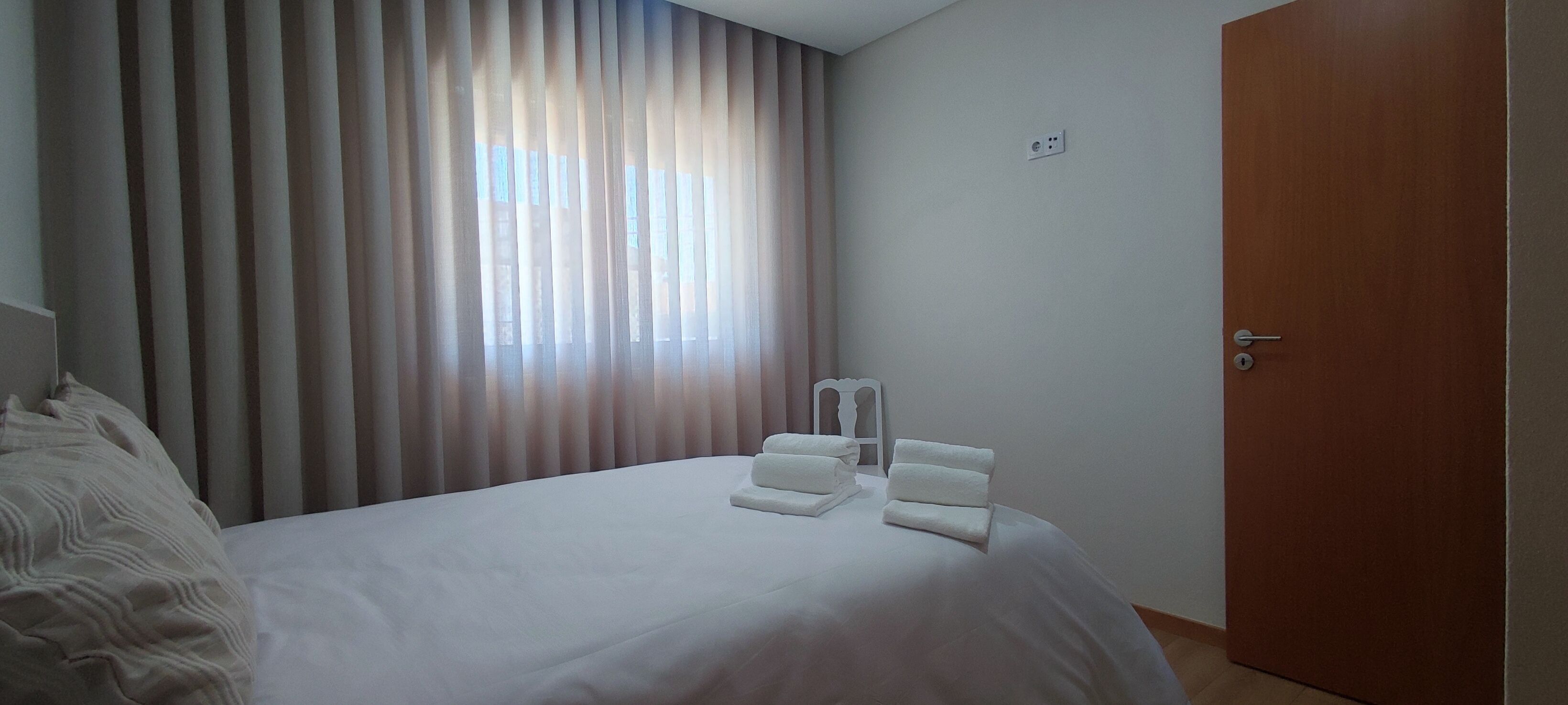 4 chambres, fer et planche à repasser, Wi-Fi, draps fournis