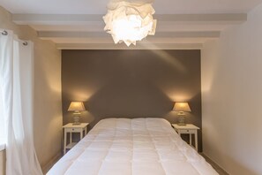 3 chambres, accès au Wi-Fi (inclus), literie fournie