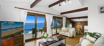 Entire spectacular lake and ocean view holiday house