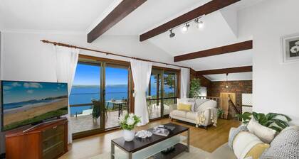 Entire spectacular lake and ocean view holiday house