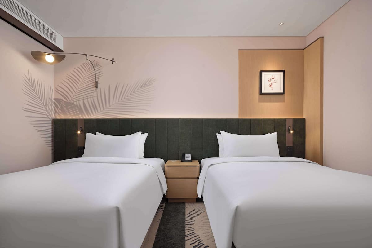 Premium bedding, down duvets, individually furnished, desk