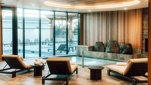 Couples treatment rooms, sauna, hot tub, body treatments, hydrotherapy - Skaneateles Fields Resort & Spa, Curio Collection By Hilton (Skaneateles)