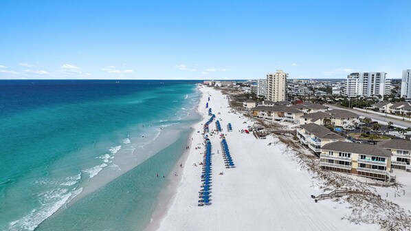 Beach nearby - Holiday Special ~ Snowbirds Welcome ~ Heated Pools (Destin)