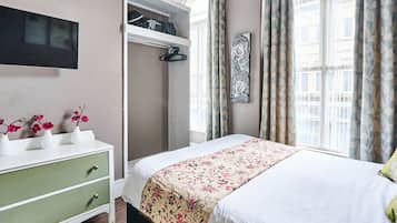 1 bedroom, desk, iron/ironing board, travel cot