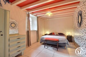 4 camere, Wi-Fi gratuito, lenzuola