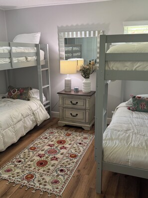 2 bedrooms, WiFi, bed sheets - Charming 2-bedroom house with WiFi, AC in fabulous Lake Placid (Lake Placid)