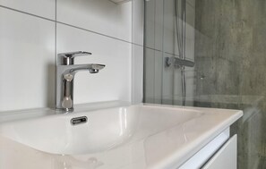 Shower - 2 bedroom amazing home in Hellendoorn (Hellendoorn)