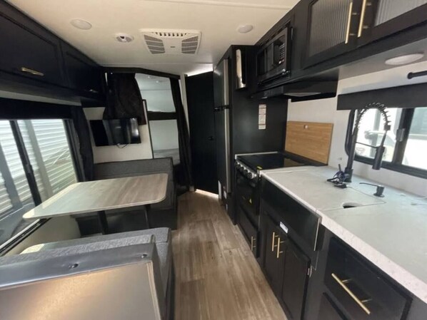 Private kitchen - Lambeau Field Retreat NFL Draft (De Pere)