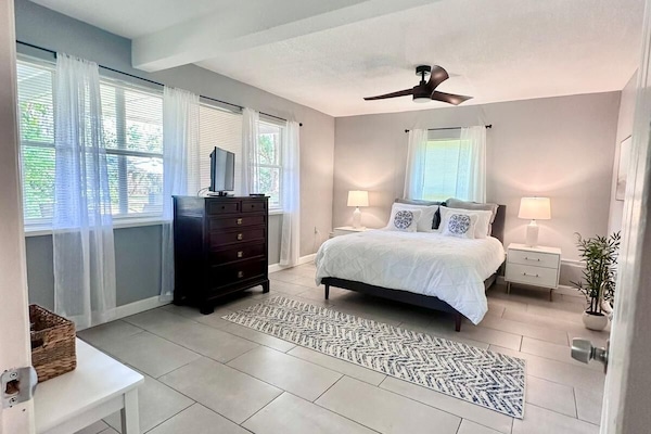 4 bedrooms, iron/ironing board, free WiFi, bed sheets