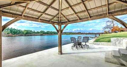 Sandy Isles Lake Front 4-bedroom house in Kingsland Tx.