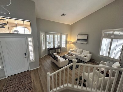 Desert Oasis: 4BD/3BA, Lux Resort Pool in Mesa, AZ