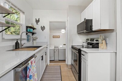 Charming 2-bedroom bungalow in Lebanon.