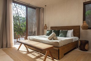 Panorama villa, 3 slaapkamers, uitzicht op tuin | Hypoallergeen beddengoed, een strijkplank/strijkijzer, gratis wifi