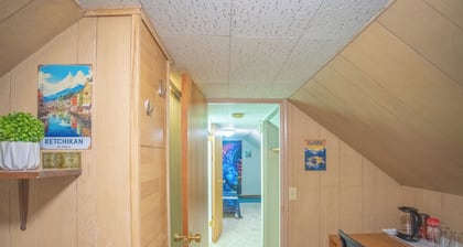 Independent Cozy loft space in charming Fairbanks with WiFi
