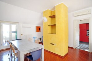 Dining - Pont de Ferr Apartment (Milano)