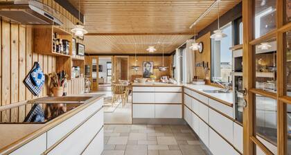 5 bedroom lovely home in Saltum