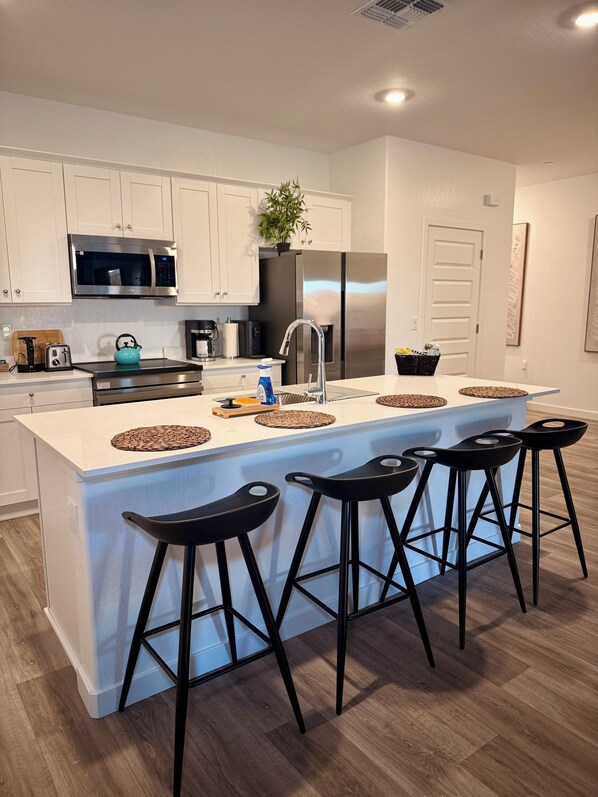 Microwave, oven, stovetop, dishwasher