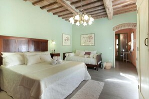 1 quarto, ferros/tábuas de passar roupa, Wi-Fi, roupa de cama