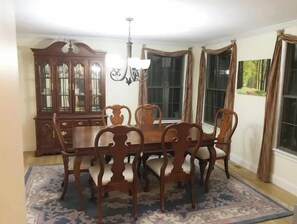 Dining - Spacious 5-bedroom house with WiFi and AC in marvelous Barnstable (Barnstable)