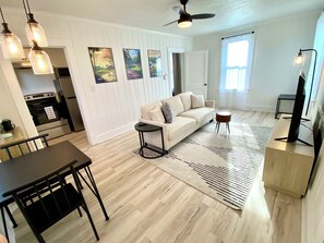 Living area - Minutes to Masters! (Augusta)