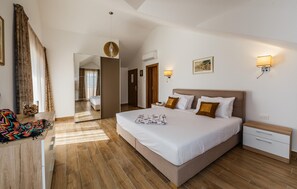 5 quartos, berço de viagem, Wi-Fi de cortesia, roupa de cama