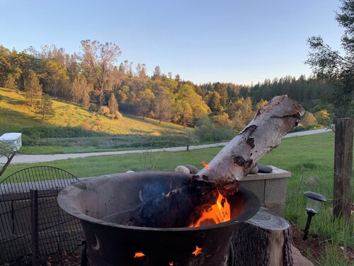 Historical 2 story private 3 bedrooms ranch cabin in Colfax on 14 acres