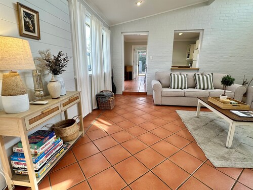 Kenso Cottage 30 –Small walk shops, cafes, Markets