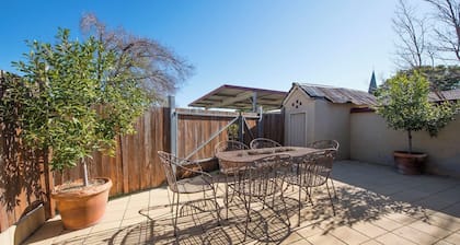 Kenso Cottage 30 –Small walk shops, cafes, Markets