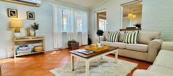 Kenso Cottage 30 –Small walk shops, cafes, Markets