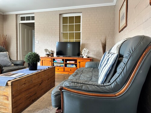 Kenso Cottage 28 –Small walk shops, cafes, Markets