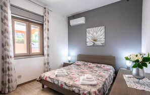 3 Schlafzimmer, Reisekinderbett, kostenloses WLAN, Bettwäsche