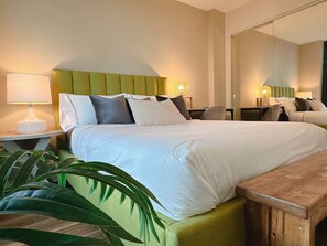 2 Schlafzimmer, Schreibtisch, Bügeleisen/Bügelbrett, WLAN