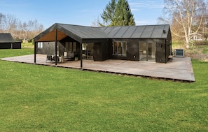 Exterior - 4 bedroom lovely home in Stege (Stege)