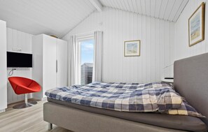 3 bedrooms, iron/ironing board, free WiFi