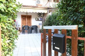 تناول الطعام بالخارج