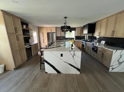 Chic 2-bedroom apartment with WiFi, fitness room in wonderful Los Angeles