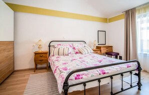 2 多间卧室、熨斗/熨衣板、免费 WiFi、床单