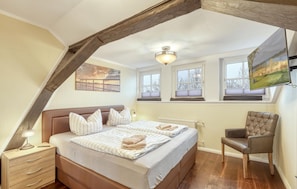 2 bedrooms, travel cot, free WiFi - Awesome apartment in Klein Upahl (Klein Upahl)