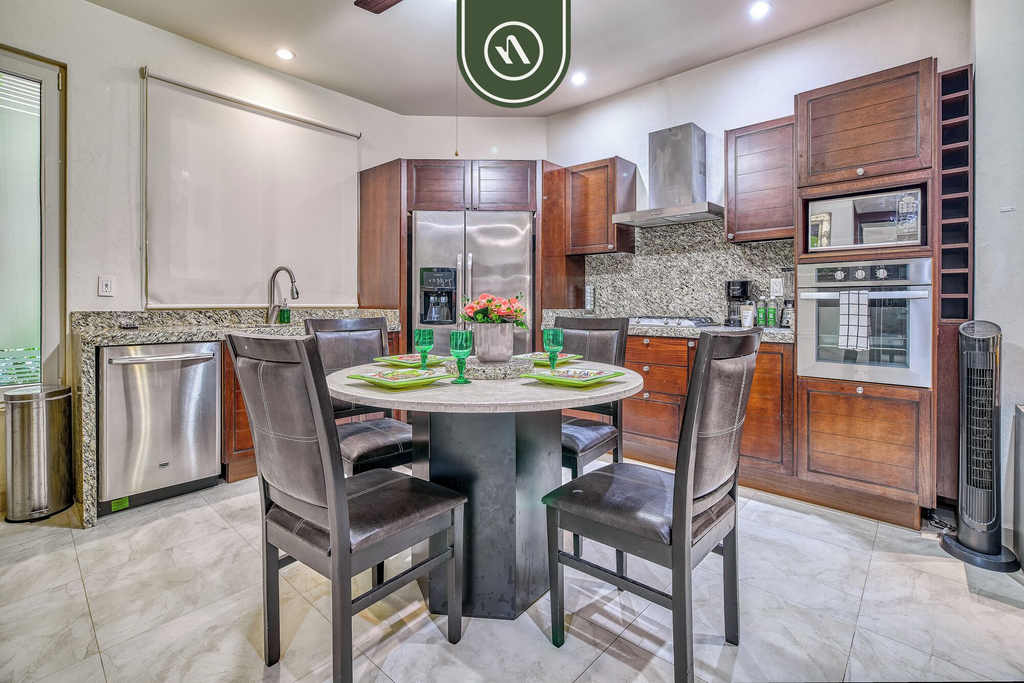 Comfort Studio | Private kitchen | Microwave, oven, electric kettle, cookware/dishes/utensils