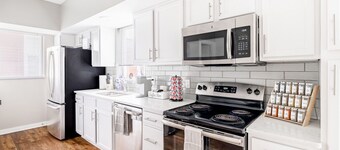 Luxury Downtown Townhome w/ Private Garage Unit 11