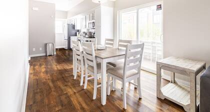 Luxury Downtown Townhome w/ Private Garage Unit 3
