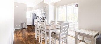 Luxury Downtown Townhome w/ Private Garage Unit 10