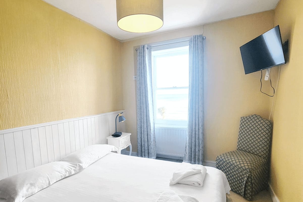 Kahden hengen standard-huone, merinäköala | Silitysrauta/-lauta, ilmainen Wi-Fi