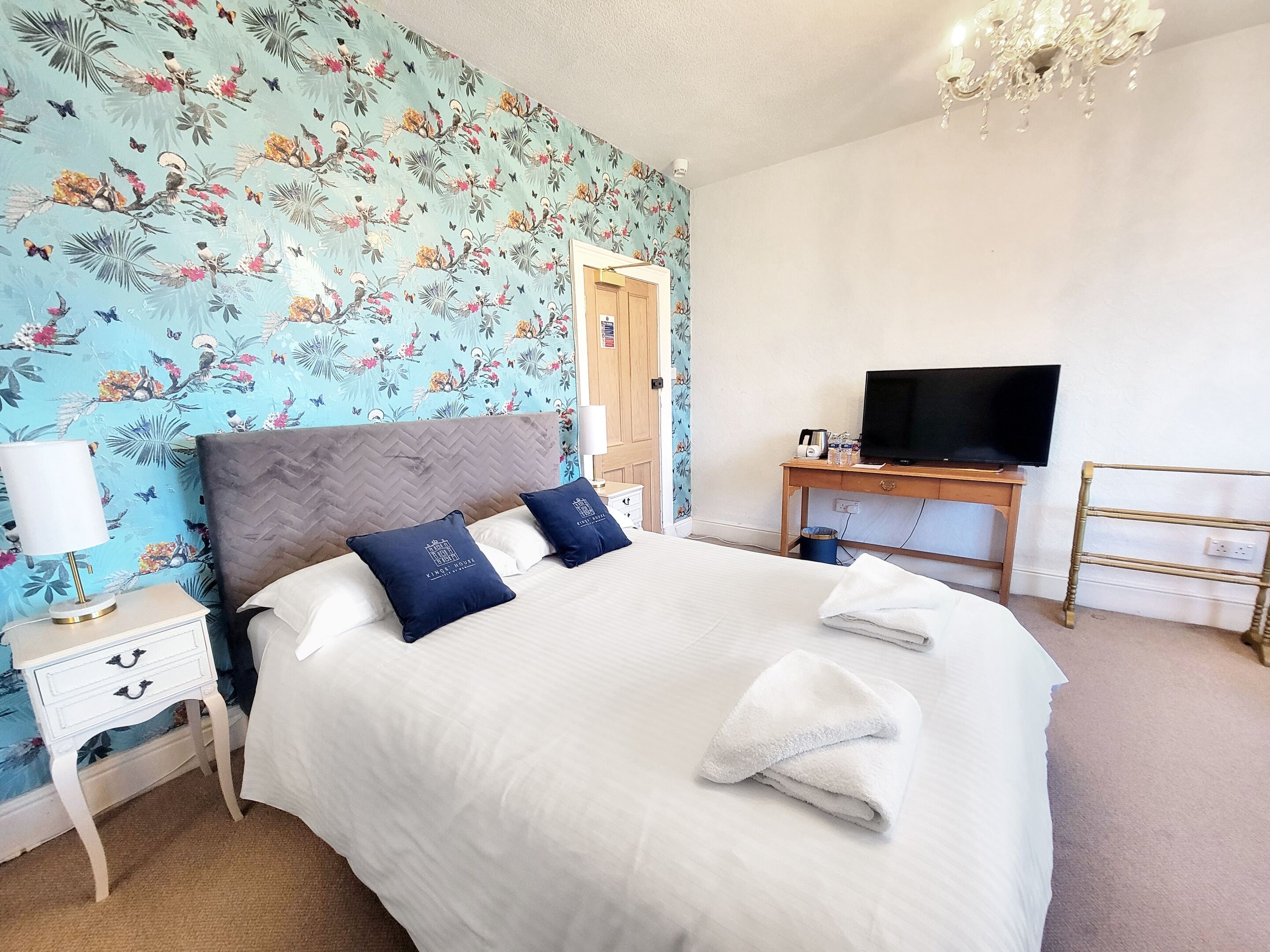 Deluxe Double Room, Sea View | Iron/ironing board, free WiFi