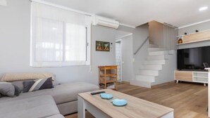 House, 4 Bedrooms, Terrace | Living area - Global Yoli - By Global Rental Holidays 23174 (Mont-roig del Camp)