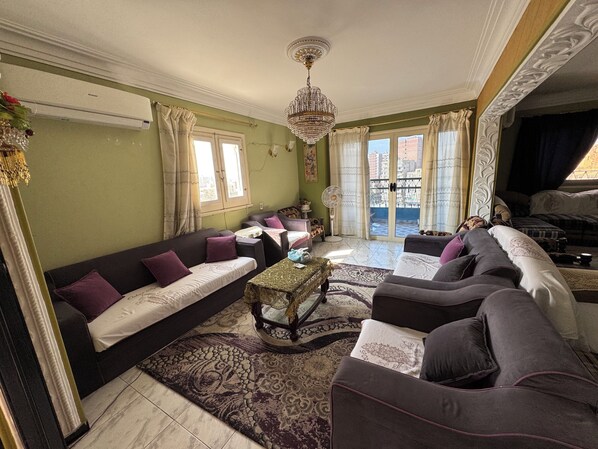 Living area - Apartment for rent in Heliopolis, Cairo - Egypt شقة للإيجار مصر الجديدة القاهرة (Heliopolis)