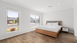 4 bedrooms, WiFi, bed sheets