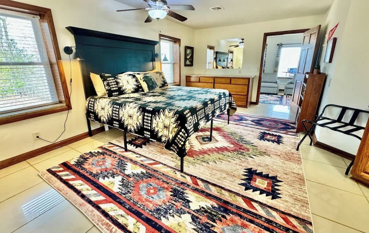 2 slaapkamers, een bureau, wifi, beddengoed