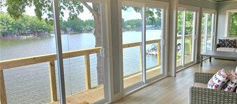 Spacious 5-bedroom water front house on Badin Lake, New London NC, SLEEPS 18