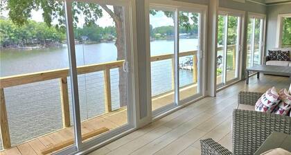 Spacious 5-bedroom water front house on Badin Lake, New London NC, SLEEPS 18
